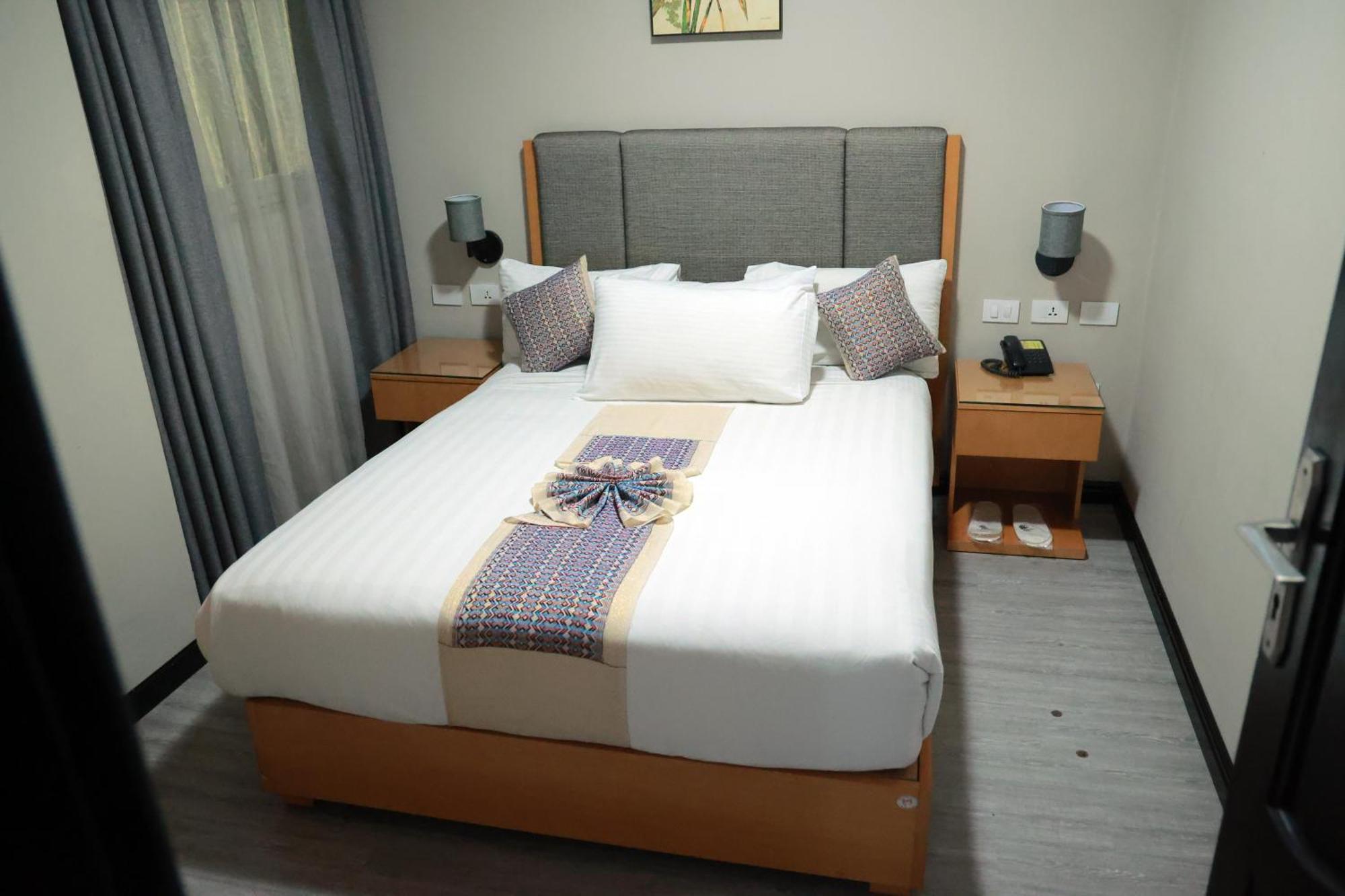 แอมบาสเดอร์ โฮเทล Hotel แอดดิสอาบาบา ภายนอก รูปภาพ