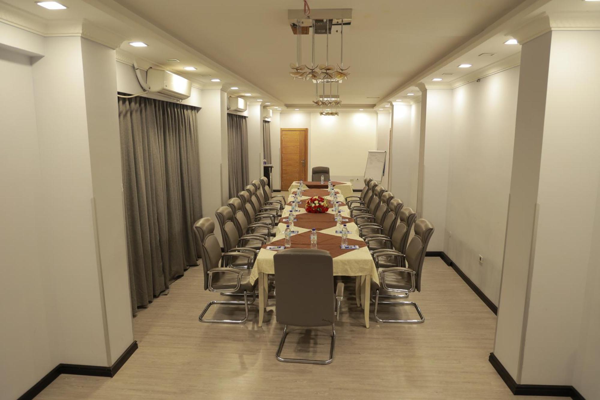 แอมบาสเดอร์ โฮเทล Hotel แอดดิสอาบาบา ภายนอก รูปภาพ